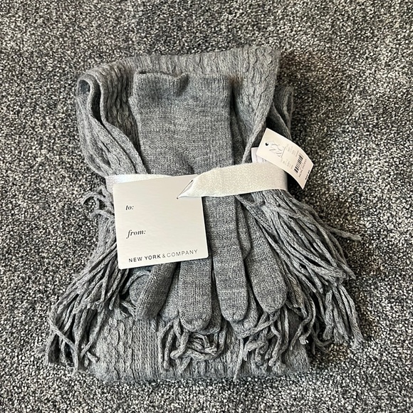 New York & Company Accessories Nwt Grey Scarf And Glove Set Poshmark